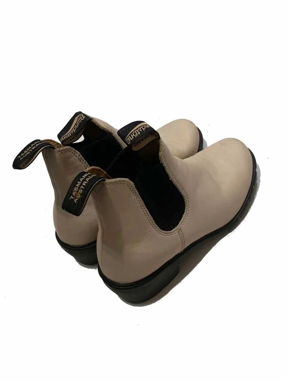 Blundstone women’s Chelsea Boots in Cream